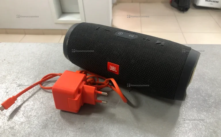 Колонка  JBL charge 3