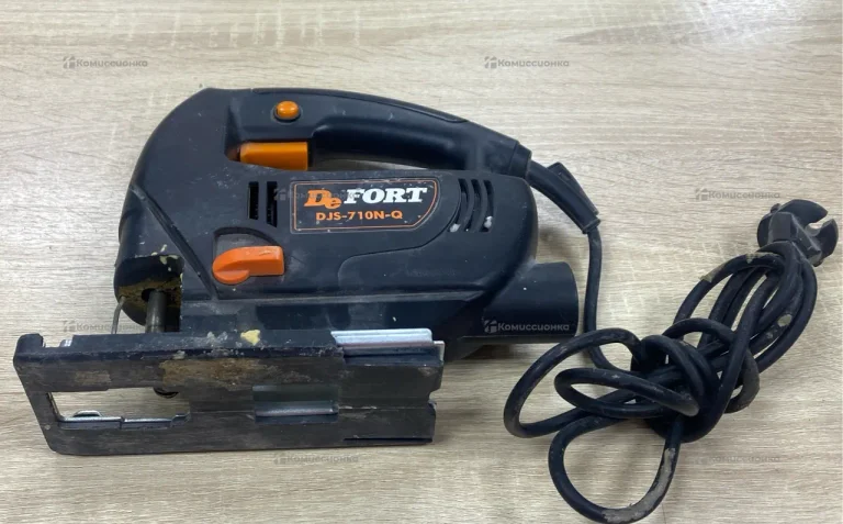 Электролобзик DeFort DJS-710N-Q
