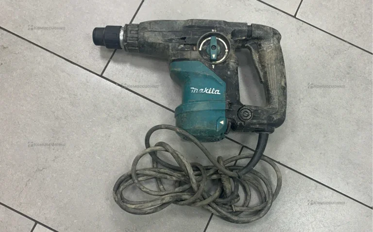 Makita HR3001C перфоратор