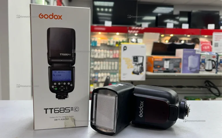 Фотовспышка GODOX TT685II