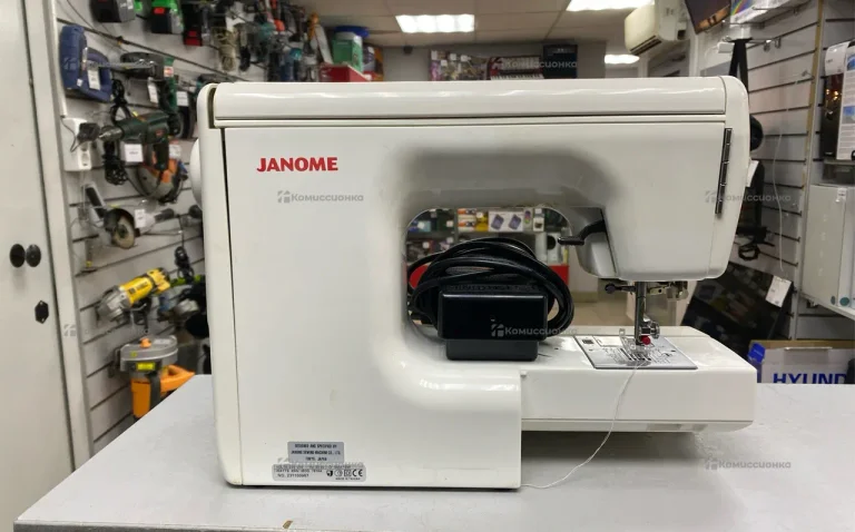 Швейная машина Janome mod 7518a