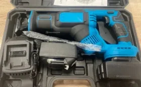 сабельная пила Makita синий кейс