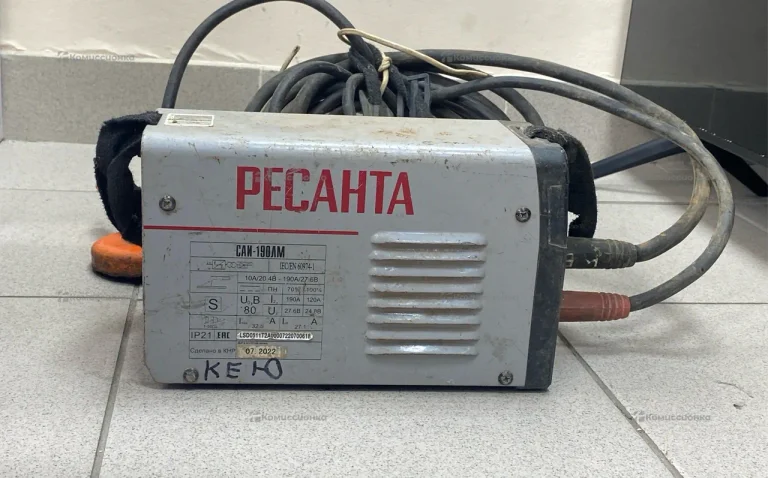 Сварочный аппарат инверторный Ресанта САИ-190Т