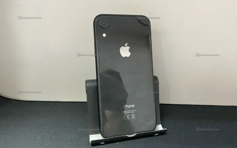 Apple iPhone XR 3/64 ГБ (верх)