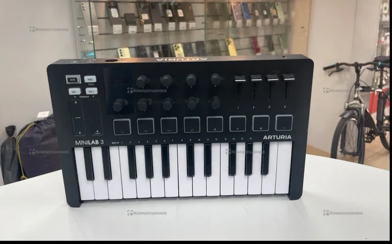 Миди клавиатура Arturia MiniLab 3