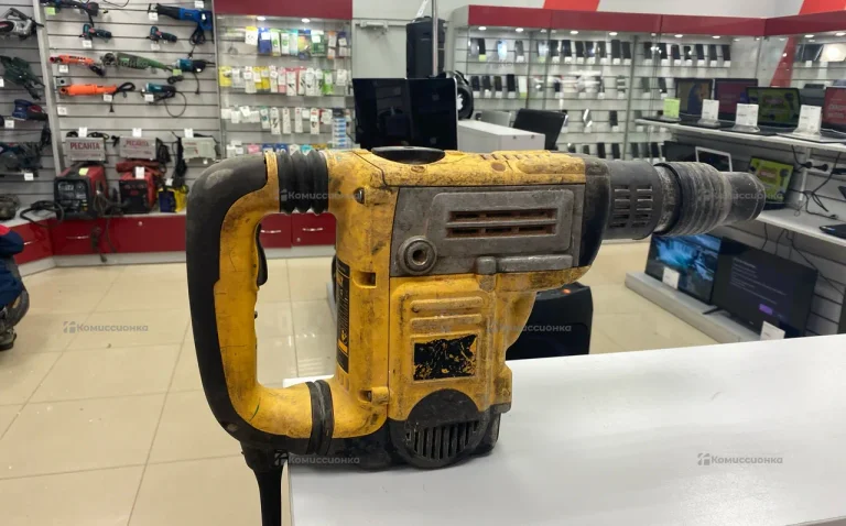 Перфоратор DeWalt D25602.