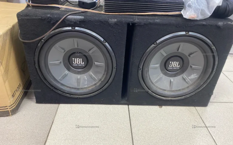 Сабвуфер  JBL 2 по 1000W+оплетка для проводов