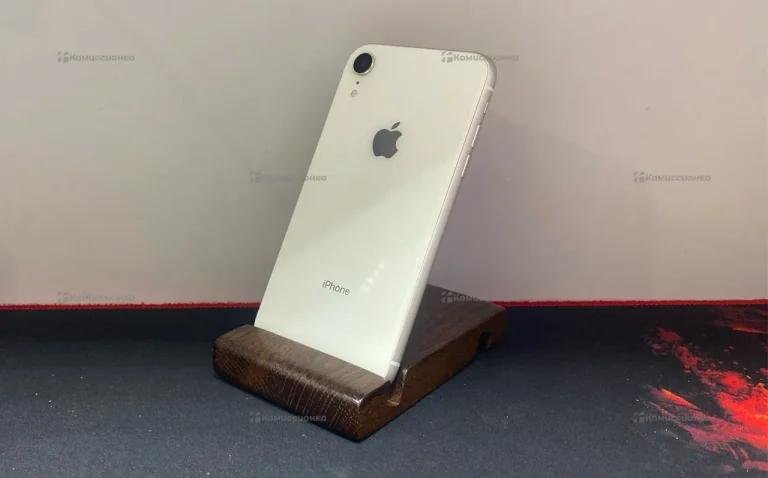 Apple iPhone XR 3/64 ГБ