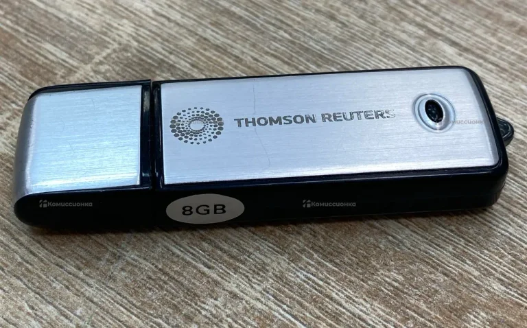 USB флешка 8Gb