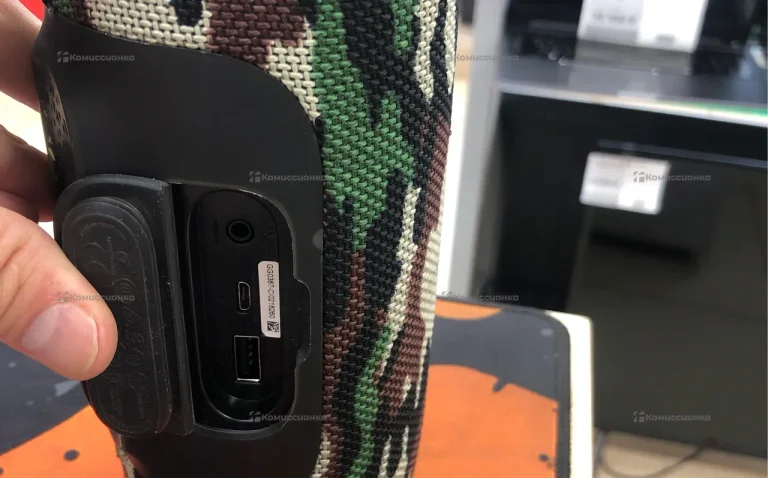 Колонка  JBL charge 3
