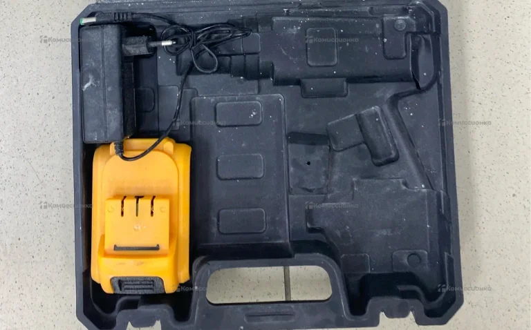 Дрель шуруповерт DeWalt 18V. Реплика