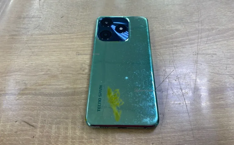 Tecno Spark 10C 4/64 ГБ