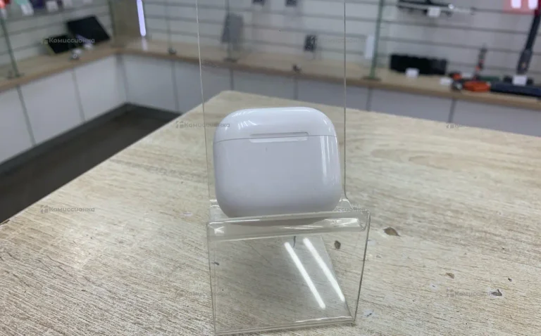 Наушники AirPods 4