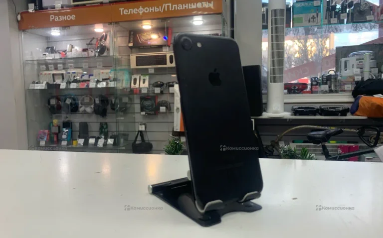 Apple iPhone 7 2/32 ГБ