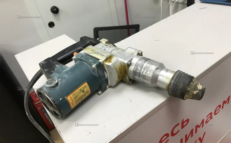 Перфоратор bort BHD-700