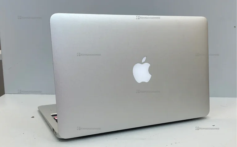 Ноутбук  MacBook Air A1370