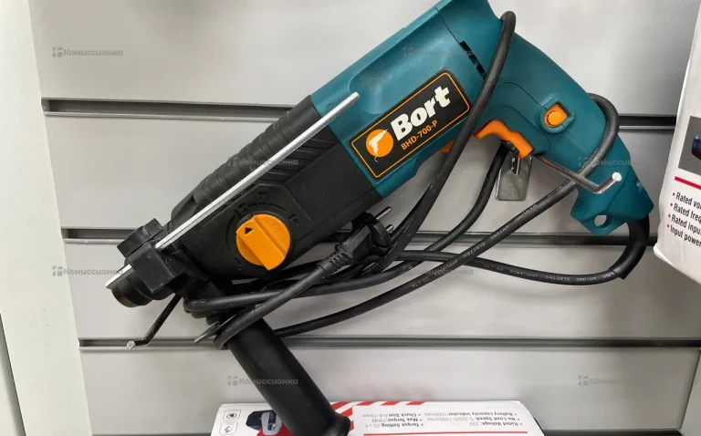 Перфоратор bort BHD-700-P