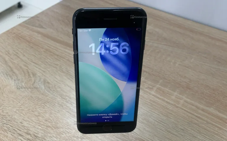 Apple iPhone SE (2022) 4/64 ГБ