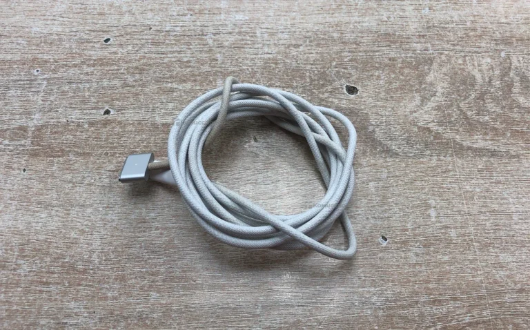 Кабель для MacBook