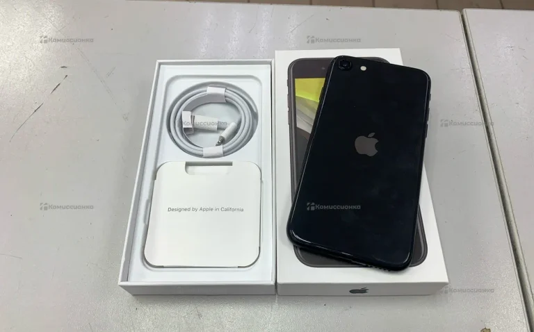 Apple iPhone SE (2020) 3/128 ГБ