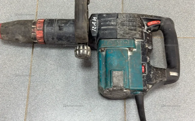 Отбойный молоток makita HM1202C