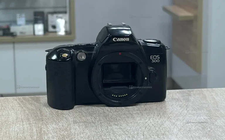 Фотоаппарат пленочный Canon EOS 500