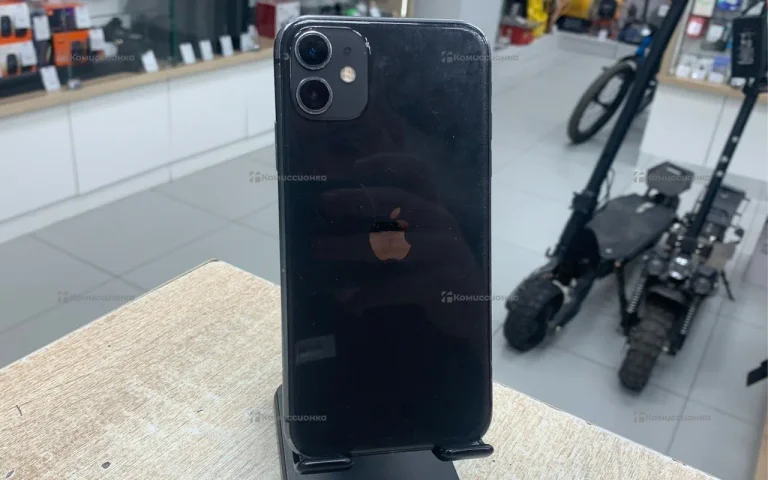 Apple iPhone 11 4/64 ГБ