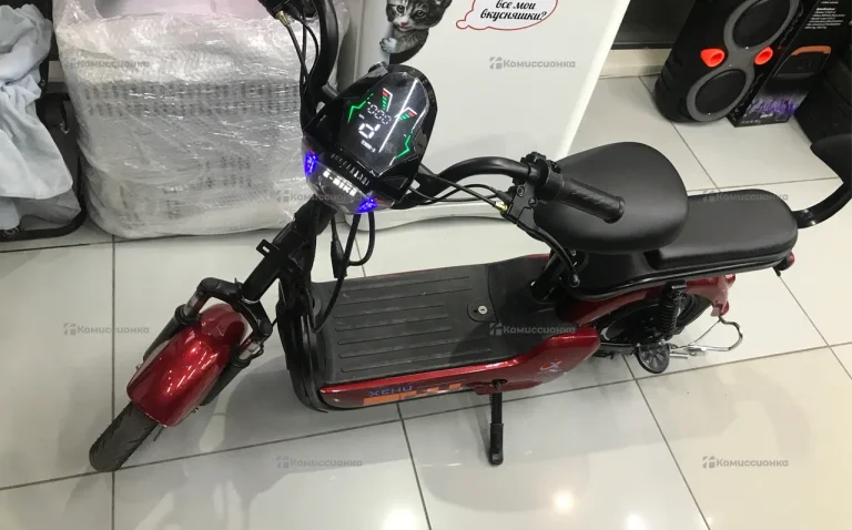 Электрический скутер Xchu Red