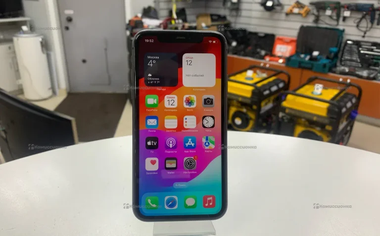 Apple iPhone 11 4/128 ГБ