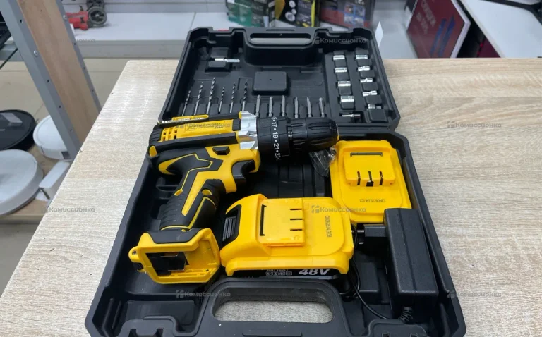 дрель-шуруповерт DeWalt реплика