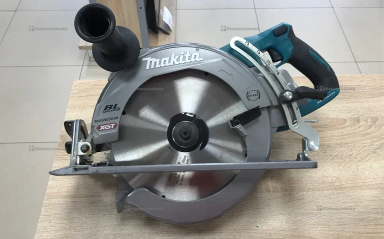 Аккумуляторная дисковая пила Makita RS002G