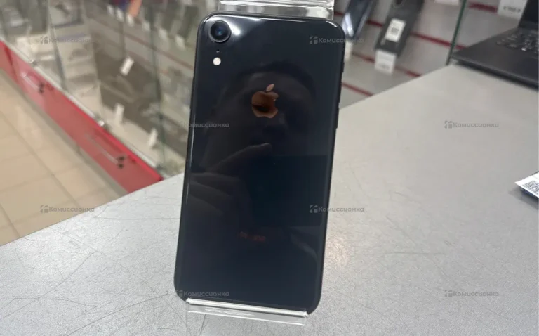 Apple iPhone XR 64 ГБ