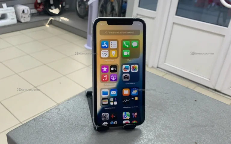 Apple iPhone XR 64Gb: