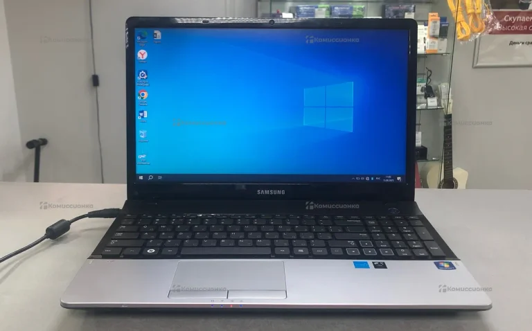 Ноутбук Samsung 305E5A