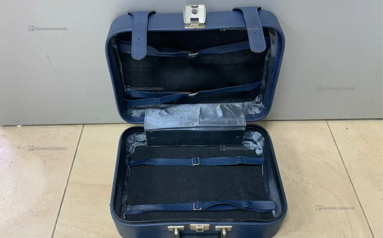 Чемодан кожаный