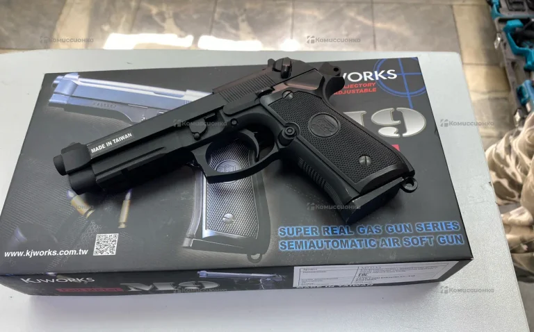 Страйкбольный пистолет KJW Beretta M9A1 Gas GBB