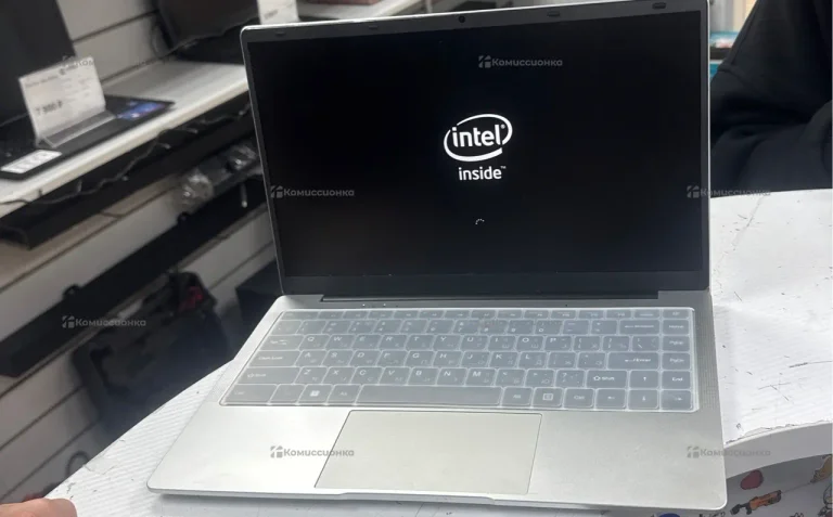 Ноутбук  Pentium 8+256