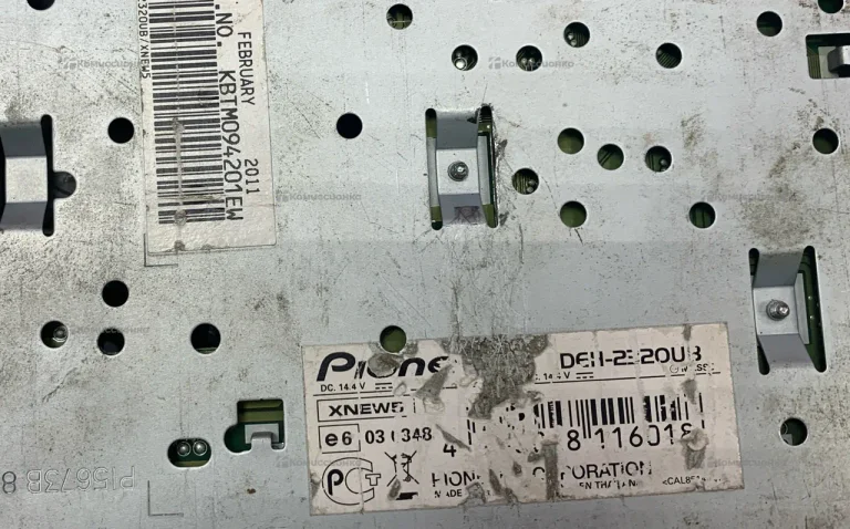 Автомагнитола  pioneer deh-2320ub
