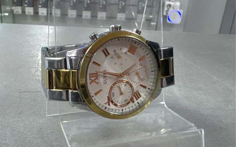 Часы Guess
