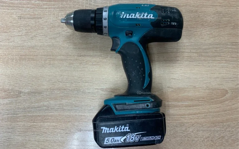 Аккумуляторная дрель-шуруповерт Makita DDF453