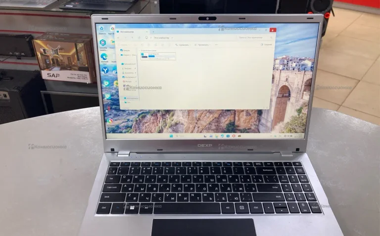 Ноутбук  dexp Aquijon