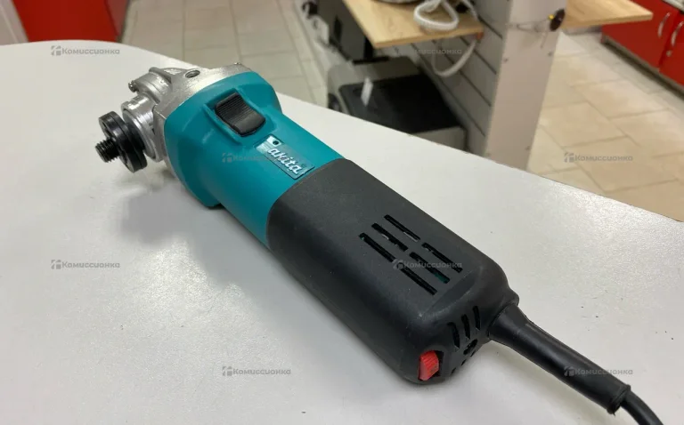 УШМ Makita с регулировкой скорости