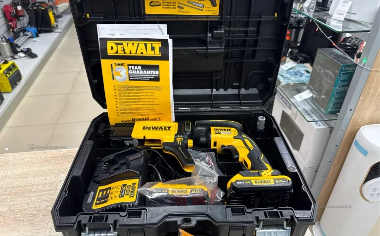 Шуруповерт DeWalt DCF6202