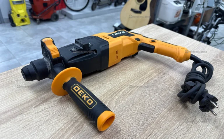 Перфоратор DEKO ZKHW2000W BMC
