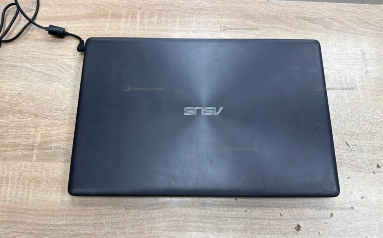 Ноутбук  Asus X550L i5-4200u/8/NoHDD б/к