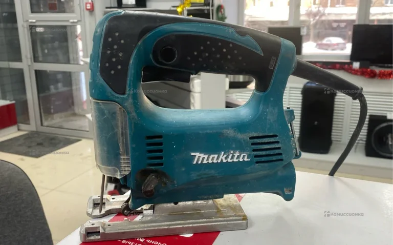 Электролобзик makita 4329
