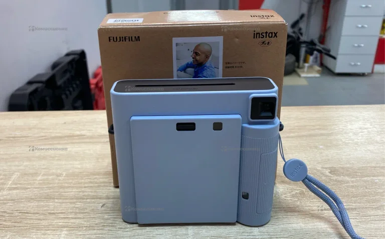 Фотоаппарат Instax SQUARE SQ1