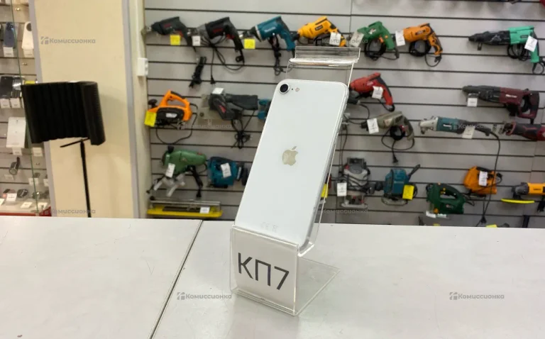 Apple iPhone SE (2020) 4/64 ГБ