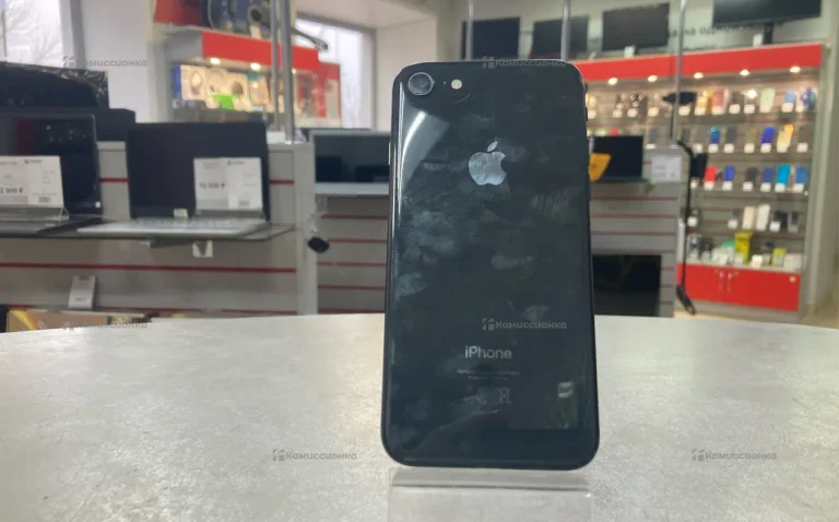 Apple iPhone SE (2020) 3/128 ГБ