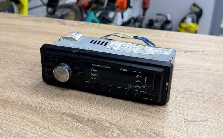 Автомагнитола  Aura AMH-110R